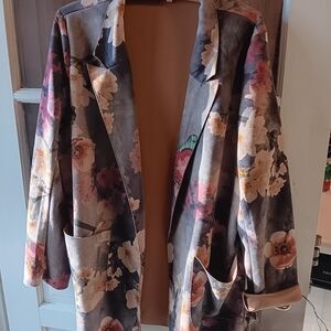 Solitaire Floral Blazer with Pink and Gray Tones